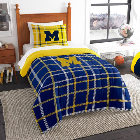 Michigan Wolverines NCAA Twin Comforter Set (Soft & Cozy) (64 x 86)